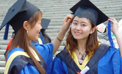 畢業后檔案與戶口仍在學校，第二年是否還算應屆生？擇業身份全解析